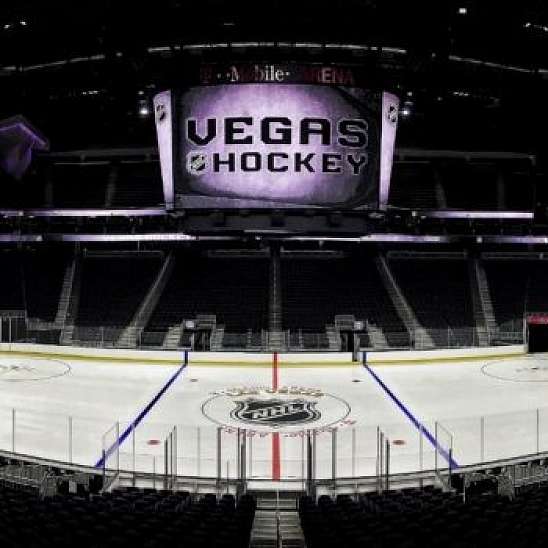 В Лас-Вегасе залили лед на T-Mobile Arena